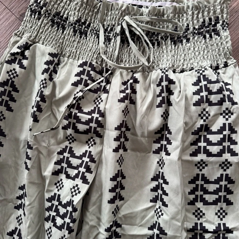 NWT SHEIN High-Waist Olive Green Aztec Printed Tapered Leg Pants Large - Picture 3 of 6